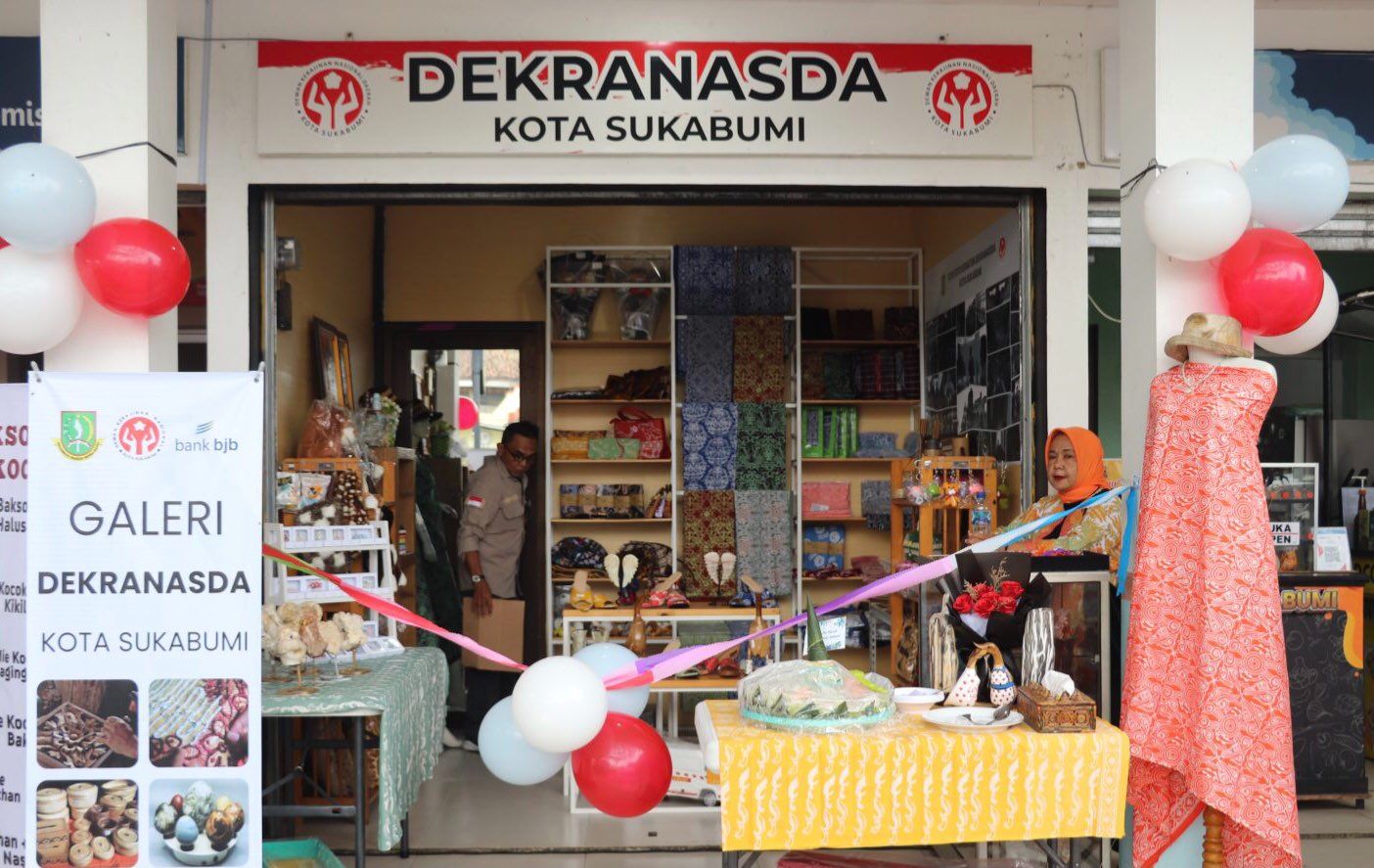 Peresmian Galeri Dekranasda