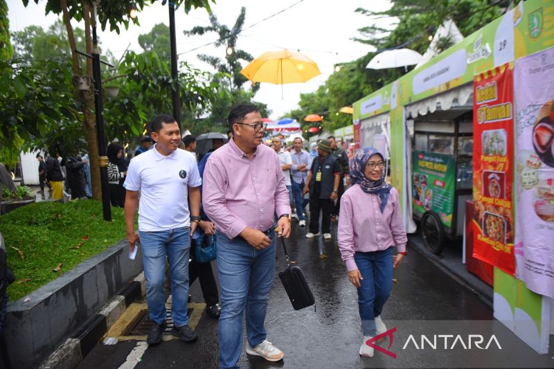 Bangkitkan Ekonomi Daerah, ASN Kota Sukabumi Diimbau Gunakan Produk UMKM melalui Dekranasda